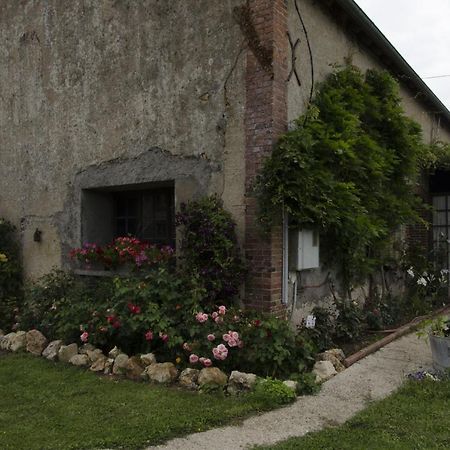 Chambre d'hôtes face à Briare Esterno foto