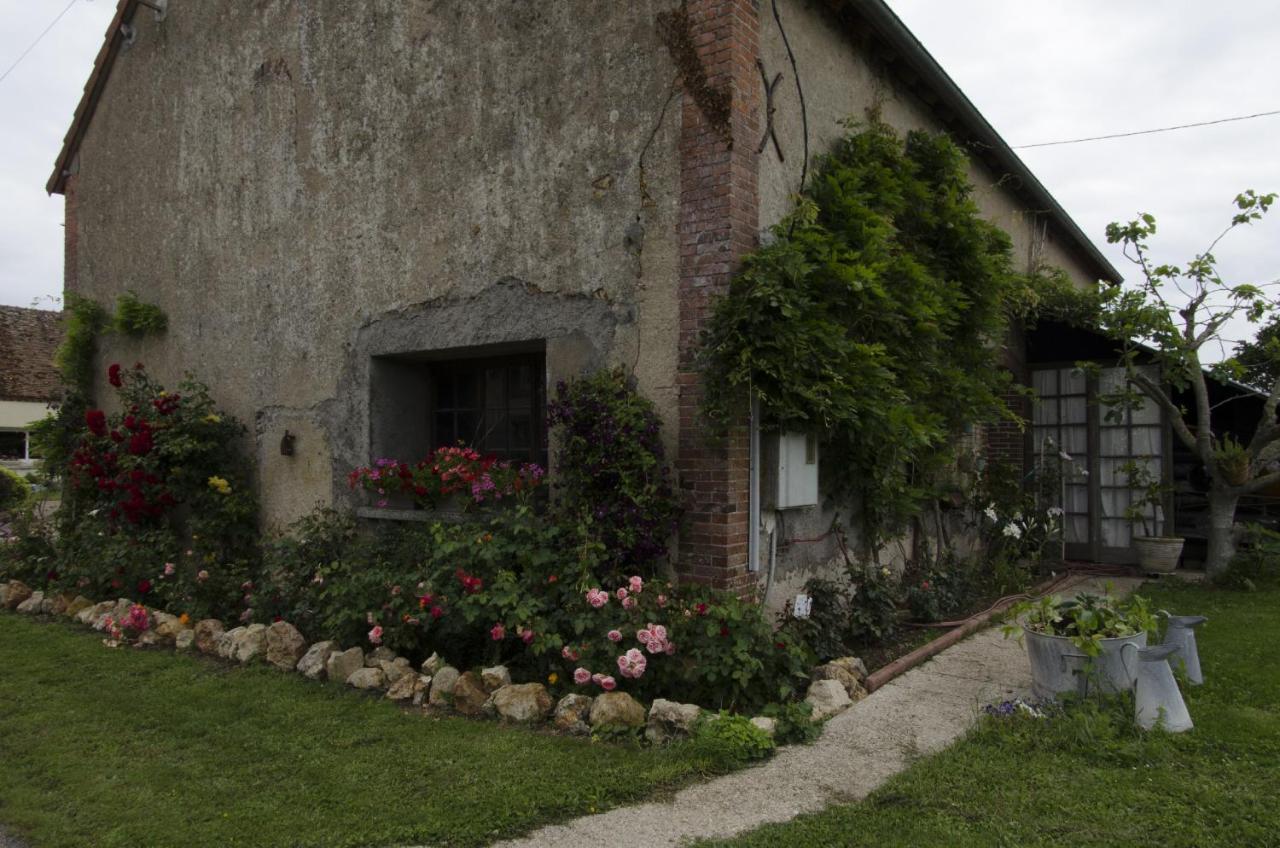 Chambre d'hôtes face à Briare Esterno foto